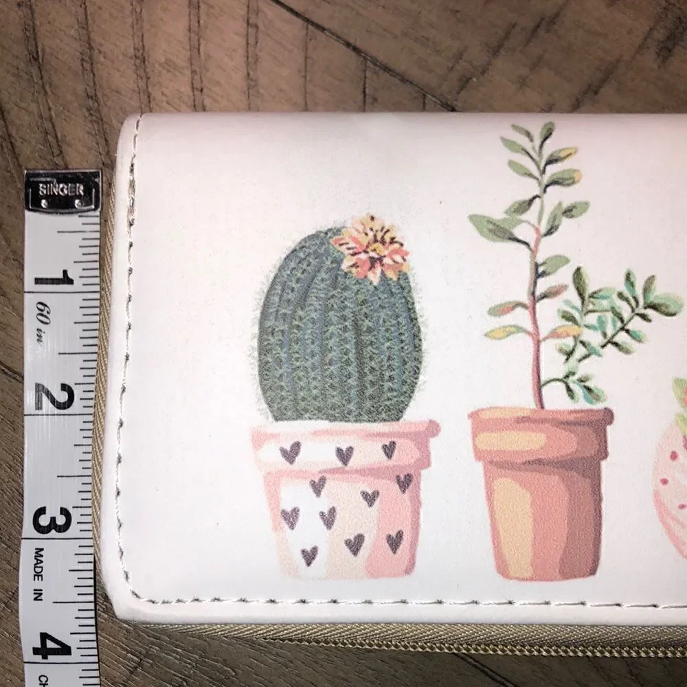 NWT Western Garden 🪴 Security Zip Vegan Wallet. Roomy!